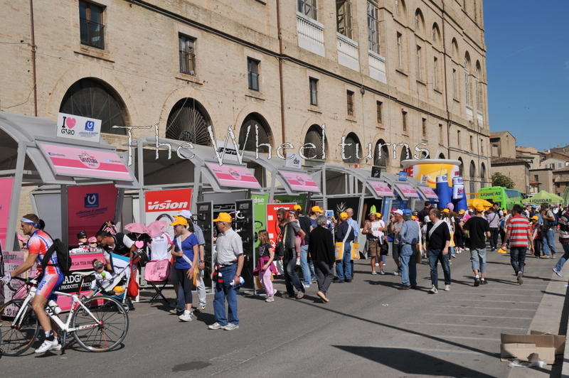 Giro 2012 Stage 7 Rocca di Cambio by V (1)