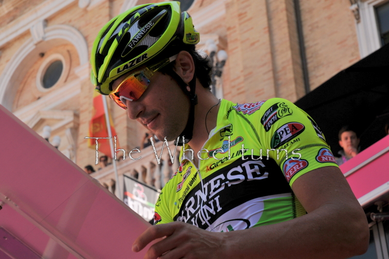 Giro 2012 Stage 7 start by Valérie Herbin (15)
