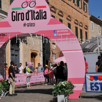 Giro 2012 Stage 7 start by Valérie Herbin (6)