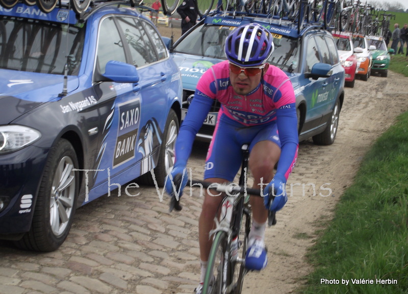 Paris-Roubaix  2012 Pavé Quérenaing  by Valérie Herbin  (12)