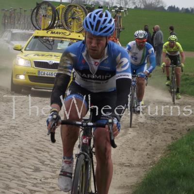 Paris-Roubaix  2012 Pavé Quérenaing  by Valérie Herbin  (13)