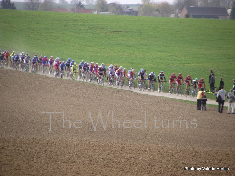 Paris-Roubaix 2012 - Pavé Quiévy by Valérie Herbin (7)